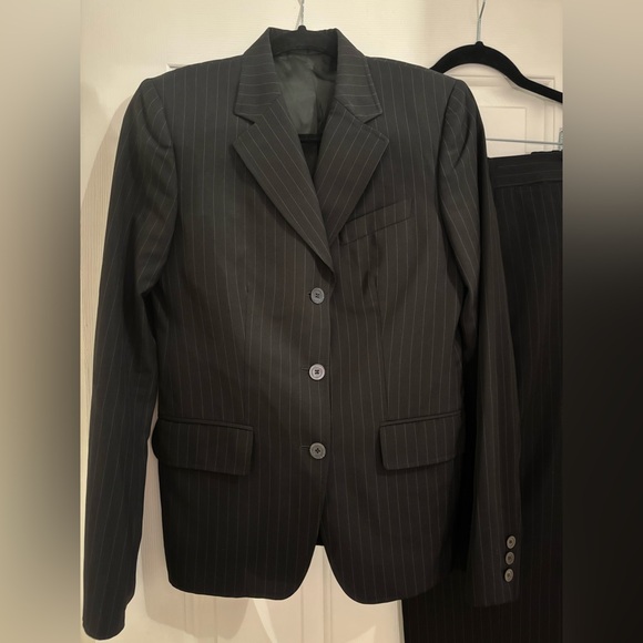 EUC Gucci black pinstripe pantsuit - jacket & pants - 40 (6/8) - Picture 2 of 16